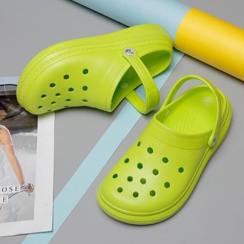 35~47 Couple Women Shoes Clog Croc Hole Shoes Men Beach Light Sandals Home Slippers Outdoor Summer Wading Sneaker Leisure Shoes