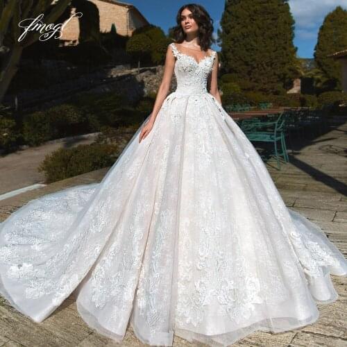 Fmogl Scoop Neck Lace Vintage Ball Gown Wedding Dresses 2021 Sexy Appliques Beaded Pearls Chapel Train Princess Bridal Gowns