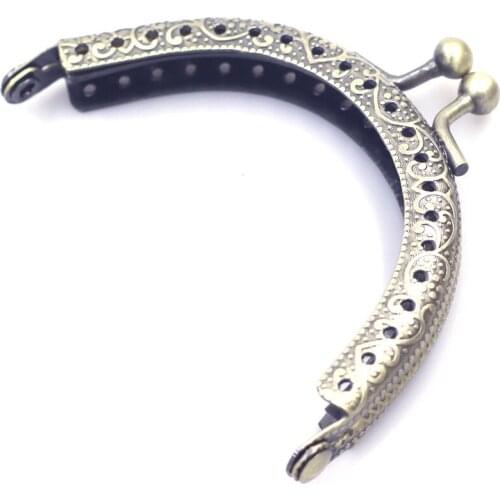 50PCS Bronze Tone 7.5cm Semicircle Embossed Mini Metal Purse Bag Frames Kiss Clasps Clutch Buckle Lock Handbag Luggage Hardware