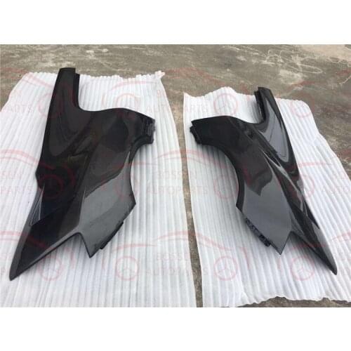 Suitable for 08-14 Audi R8 carbon fiber rear leaf board, sand throwing board, auto parts, Body Kit