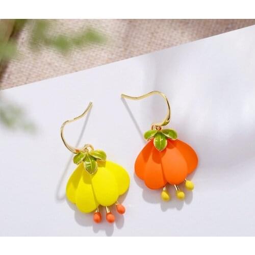 LOVOACC Creative Asymmetric Contrast Color Arcylic Camellia Earrings for Women 2021 Summer Flower Drop Earrings Holiday Jewelry