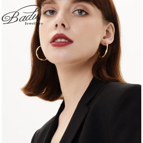 Badu 2021 New Matte Gold Metal Charm Trend Bamboo Small CC Hoop Earrings for Women Fashion Street Style Fashion Jewellery