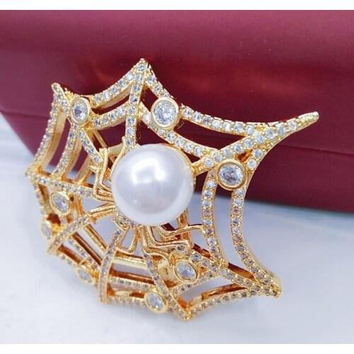 Broches Para as Mulheres Pin European Style Spiders Web Brooches Bouquet Fashion Gold-tone Lapel Pin Bridal Apparel Accessories