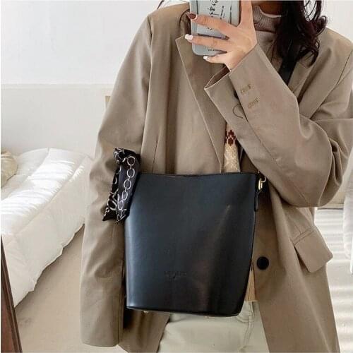 High-quality Ladies' Gas One-shoulder Bucket Bag 2021 New Net Celebrity Fashion Female Bag Korean Messenger Bag Retro Female Bag