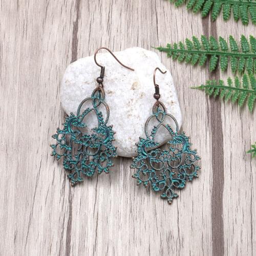 Creative Hollow Leaf Flower Pendant Vintage Earrings for Women Retro Bohemia Earrings Accessories Party Jewelry Gift Wholesale