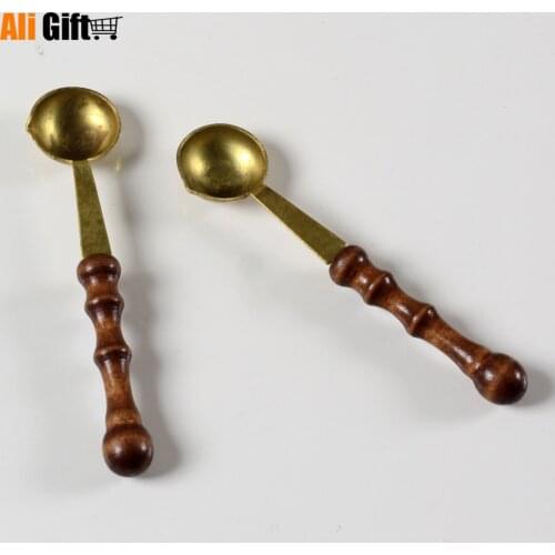 Hot Selling New 2021 Retro Wood Handle with Fire Paint Spoon Lacquer Seal with Lacquer Spoon Vintage Wood Handle Lacquer Spoon