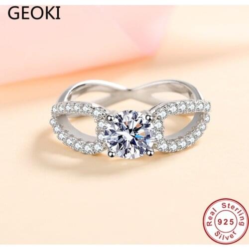 Geoki 925 Sterling Silver Perfect Cut Passed Diamond Test 1 Ct D Color VVS1 Moissanite Wedding Ring Women Luxury Party Jewelry