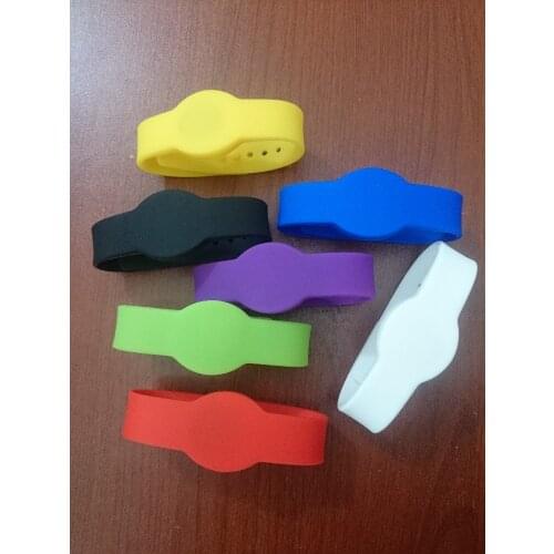 Wholesale 915Mhz UHF Bracelet Silicone RFID Wristband For Swimming pool