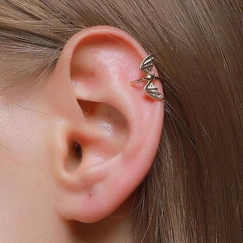 Halloween Without Pierced Bat Shaped Earrings for Women Wings Ear Bone Earcuff Clip Earrings No Pierced Ear Cuff Gothic Jewelry