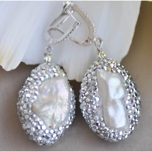Z10309 28mm White Biwa Baroque Babysbreath CZ Dangle Earring
