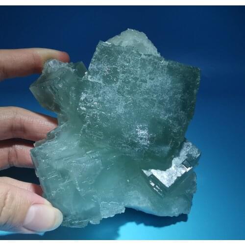 517.6g Great man, green ladder fluorite and crystal mineral stone decoration wheel pulse healing Geology Teachings
