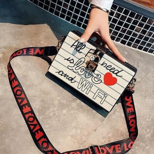 Women 2020 New Joker Messenger Bag Shoulder Bag Personality Fashion designer purse Small Square Bag Diagonal Bag