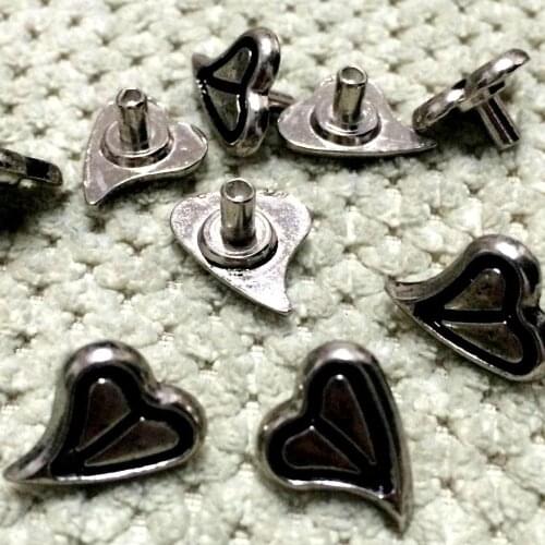 Hot Sell 50Pcs 10X12MM Heart Shape Flat Spikes Metal Studs Rivets Silver Plated Cone Leather Craft Spikes Fit For DIY Making