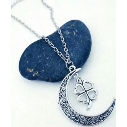 1 pcs Crescent Moon / Lucky Four-leaf Clover Charms Pendants Necklaces For Women Girl Party Wedding Birthday Gift Jewelry New