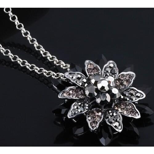 Black Dahlia Necklaces Vintage Flower Crystal Copper Alloy Pendant Necklace with Beads Chain For Women Girl Party Jewelry Gift