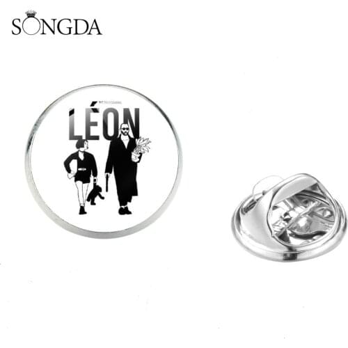 Classic Killer Leon Movie Poster Alloy Pins Badge Cool Leon and Mathilda Glass Photo Round Brooch Decoration on Backpack