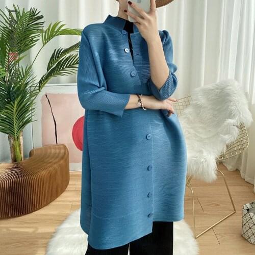 LANMREM Womens Long Pleated Blouse Single Breasted Stand Collar Shirt Ladies Long Top 2021 autumn winter New Arrival 2A3506