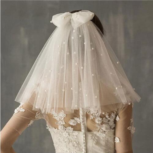 2021 Fashion White or Ivory Short Wedding Veil with pearls Edge with Comb Wedding Accessories Bridal Veils In Stock