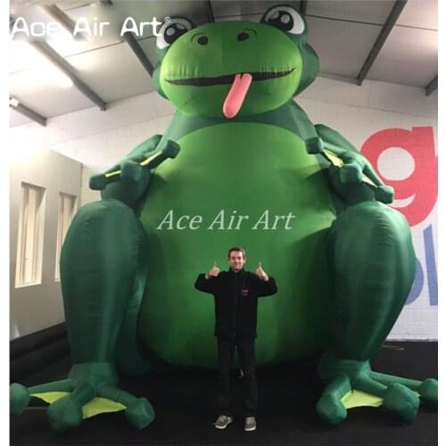Giant Advertising animal Model Inflatable frog replica with air blower for event