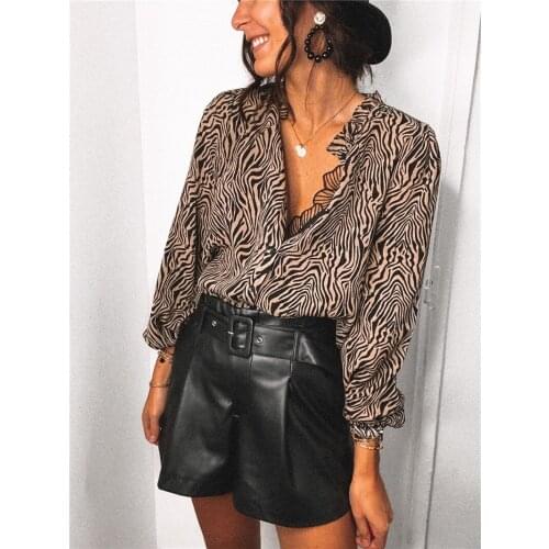 Womens Faux Leather Short Pant, Loose Casual Solid Color Wide Leg Short Pant with Belt