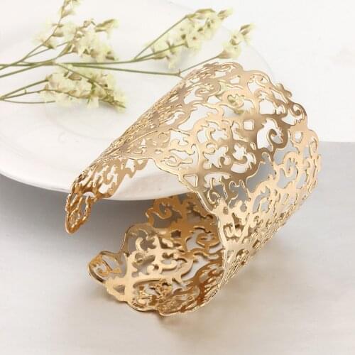 Hollow Open Bangle Bracelet Exaggerated Big Wide Flower Heart Shape Cuff Bracelet Vintage Ladies Gold Hand Jewelry Punk Style