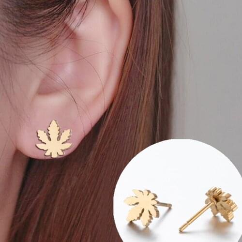 Womens Fashion Gold Maple Leaf Earrings Female Trumpet Stainless Steel Black Punk Rock Retro Girl Jewelry Gift Punching 2020