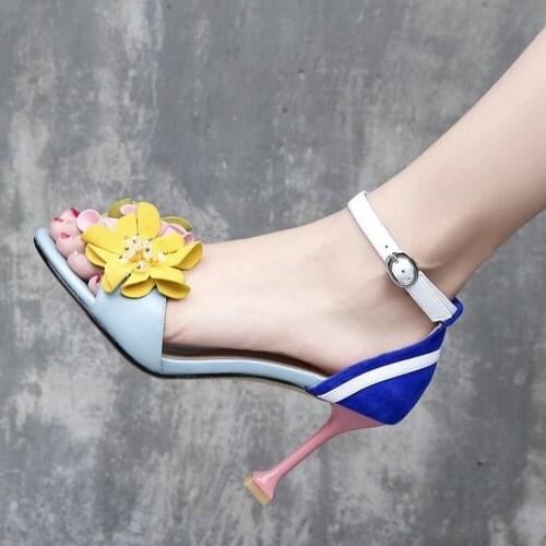 Womens 3D Flowers Decor Peep Toe High Heels Wedding Shoes New Stilettos Sandals Bridal Shoes Fashion New 2021