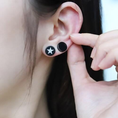 Black Punk Stud Earrings Round Stainless Titanium Steel Magnet Earrings for Men and Women Gothic Street Pop Ear Hip Hop Jewelry