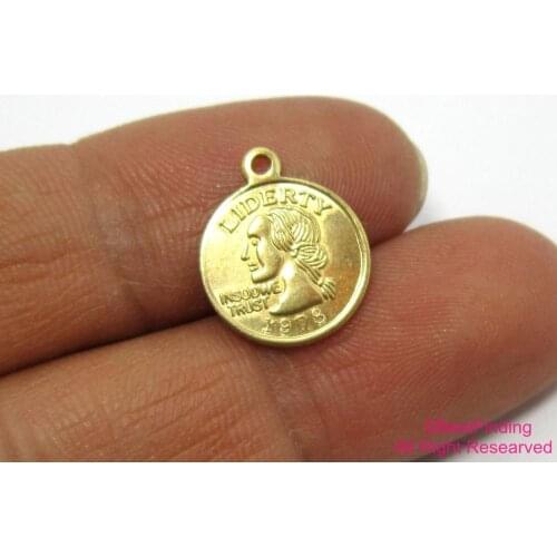 Brass coin charms 15mm Elizabeth II Raw brass Pound pendant -10pcs R437