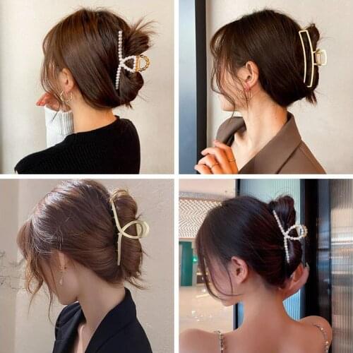 Fashion Rhinestone Hair Clamp Grab for Women Cute Cat Ear Pearl Hair Claw Simple Metal Shark Clips Crab Bath Clip Girl Headdress