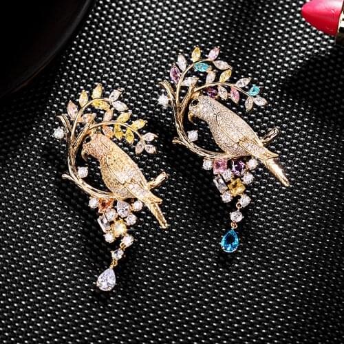 OKILY New Trendy Colorful Cubic Zircon Standing On The Branch Bird Animal Parrot Brooch Pin for Women Wedding Accessories