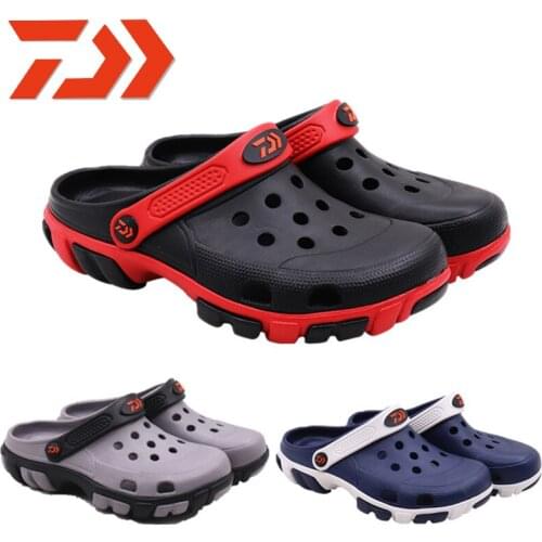 2019 New Daiwa Men Summer Beach Sandals Outdoor Shoes Garden Lightweight Fishing Shoes Breathable Sandals Quick Dry Water Shoes
