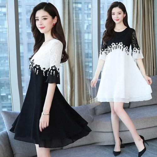 Summer 2021 fashion shows thin chrysanthemum lace dress short-sleeved horn sleeves large size womens tresses