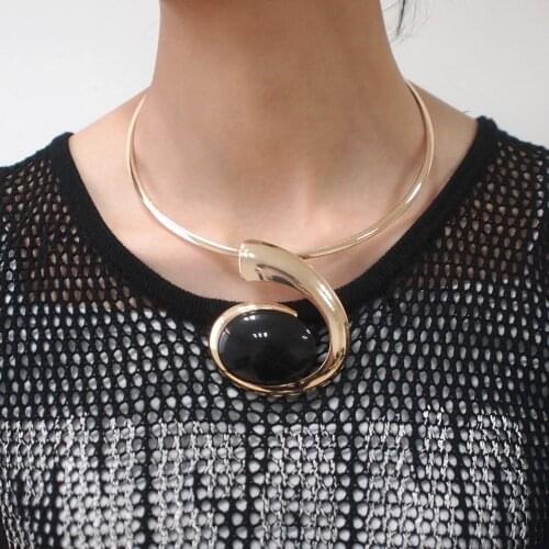 Big Oval Resin Pendant Metal Torques Choker Necklace Women Alloy Geometric Statement Necklaces Fashion Jewelry UKMOC