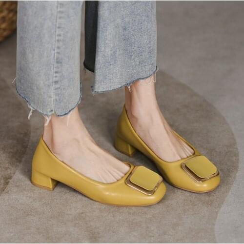 Plus Size 41 Women Pumps Patent Leather Dress Shoes Low Heels Ol Office Lady Shoes Leaf Boat Shoe Classics Pump 3cm Spring