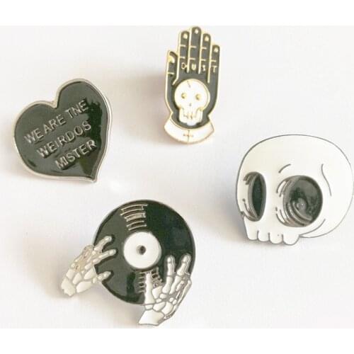 1 Set/4 Pcs New Skull Brooches and Enamel Pins for Women Cute Broshes Heart Helloween Fashion Jewelry Accessories Party Gifts