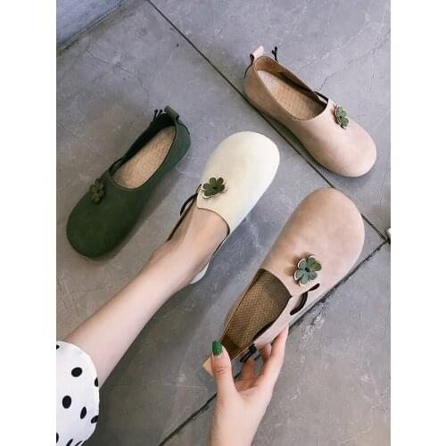 Retro womens shoes 2021 new British style gentle girl style simple shallow mouth flat peas shoes casual shoes