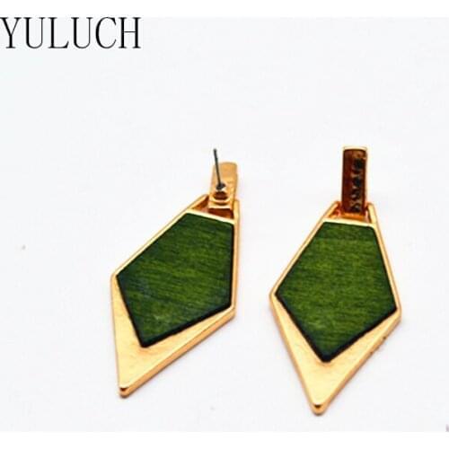 YULUCH New Design Womans Earrings Alloy Inlaid Wood Fashion Handmade Wood Earrings Metal Shell 1 Color Green Lady Earring
