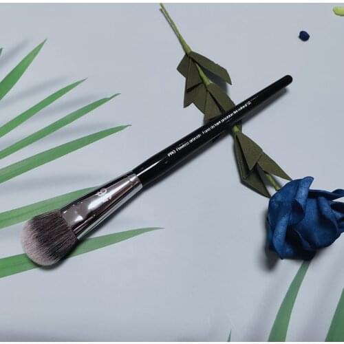 1Pcs High quality Facial Makeup Brush Liquid Foundation Concealer Powder BB Cream Curve brush Fashion Beauty Tools Maquiagem