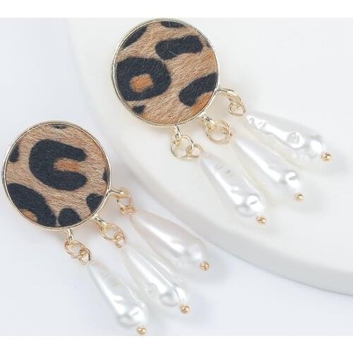 Fashion Creative Metal Round Leopard Imitation Pearl Earrings Womens Popular Charm Drop Earrings Jewelry Accessories