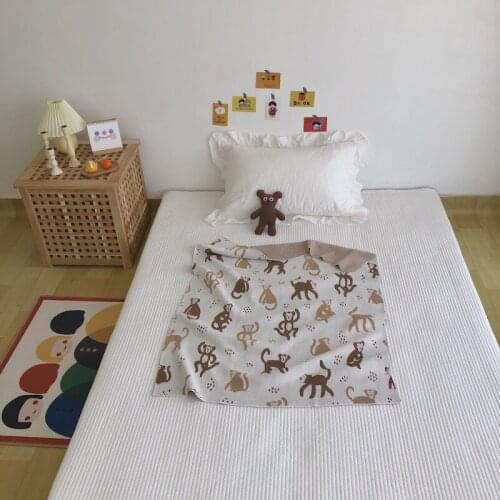 Instagram Popular Beige Cartoon Monkey Infant Multi-use Swaddle Airplane Blanket Newborn Soft Night Quilt Gift For Kids