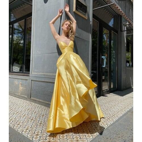 Elegant Long Yellow V-Neck Prom Dresses with Pockets A-Line Satin Criss Cross Back Robes De Mariée Party Gown For Women