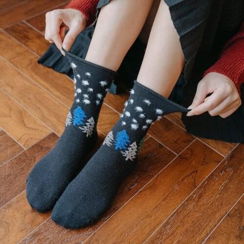 Q Cartoon Christmas Pattern Mid Tube Socks Ladies Pile Socks for Women Cotton Japanese Style Soft Woman Autumn Winter Nice Gifts