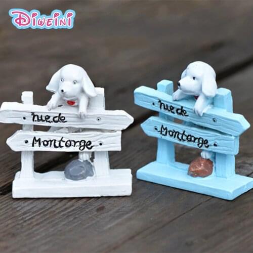 1pc Climbing Fence Dog Blue White Miniature Cartoon Animal model Girl Boy toys Figurine baby home decoration Resin craft