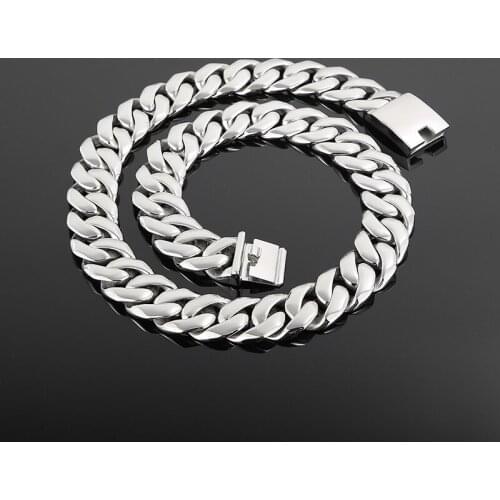 Domineering casting stainless steel jewelry European and American creative mens thick and wide smooth titanium steel necklace