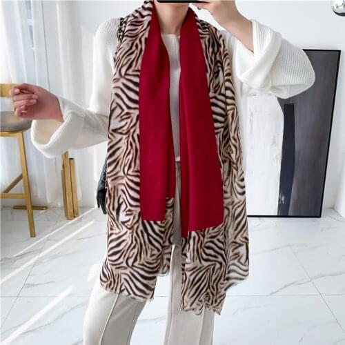 Autumn Winter New Fashion Women Scarves Voile Animals Pattern Printed Silk Scarf Multicolor Good Quality Shawl Thin Pashmina