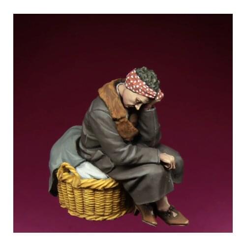 [tuskmodel] 1 35 scale resin model figures kit WW2 European refugee woman