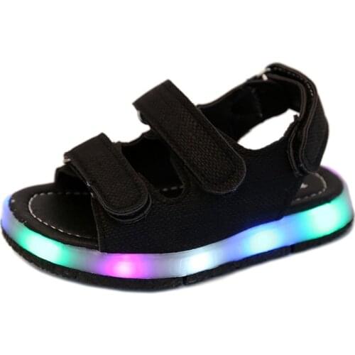 2017 New Summer Kids Shoes Led Luminous Sandals Boys Girls Pu Leather Light Shoes Children Casual comfortable Cool Beach Sandals