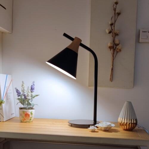 Home decor modern luxury bed side fabric shade metal table lamps reading lamps for bedroom