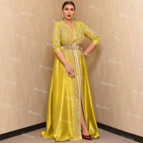 Modern Yellow Arabic Evening Dresses 2021 With Appliques Plus Size Floor Length Satin Muslim Prom Dress Front Slit Formal Dress